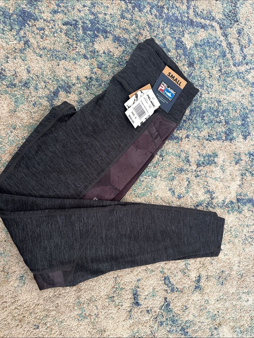 NWT Pelagic Fiji fishing leggings in Open Seas Camo size Small